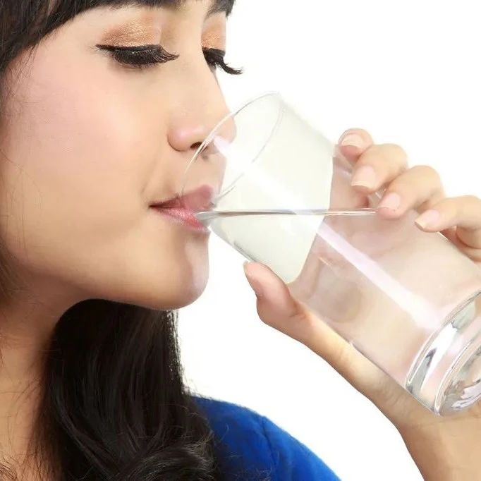 糖尿病人早上喝水后会升高空腹血糖吗？