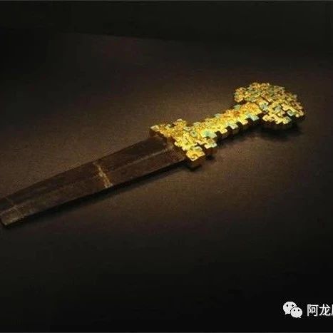 盗墓贼落下12斤的“黄金剑” 估价过亿元 专家：英国曾抢走一把