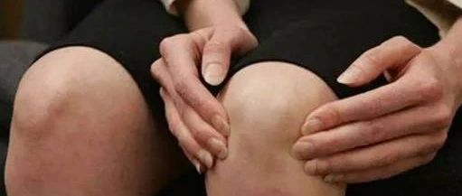 膝盖疼？中医科学院教授：4个小方法让膝盖多用10年！(动态图指导)