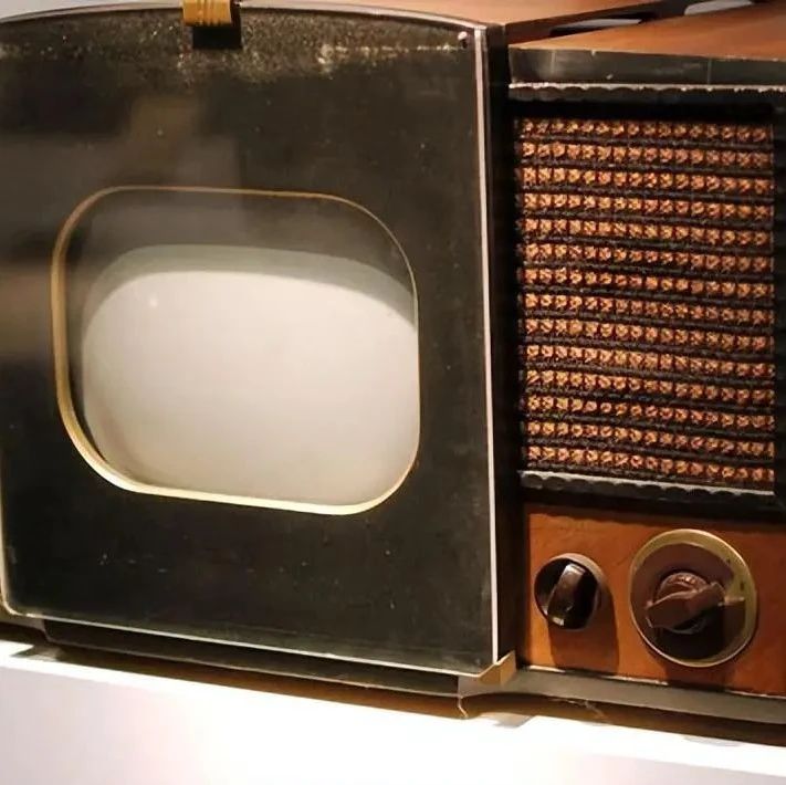 历史上第一台电视是如何发明的？看完真的涨知识，太牛了