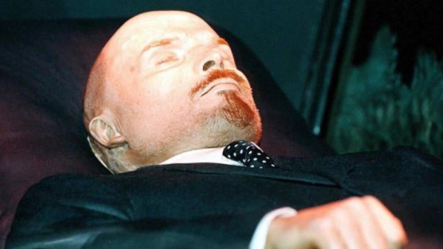 列宁遗体至今不腐，俄罗斯一半民众投票将其下葬，普京一句话回应