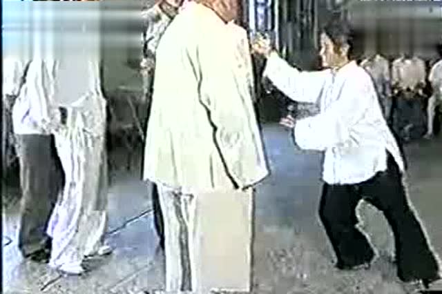一代著名大师傅钟文太极拳推手教学精华演示，珍贵视频