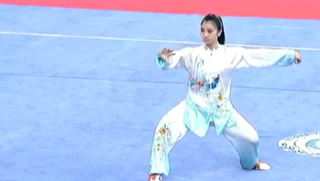 太极拳由这样的女孩打出来真是太美了