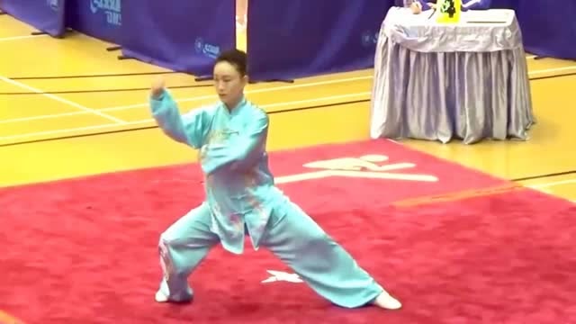 太精彩了！冠军美女陈式56式太极拳表演
