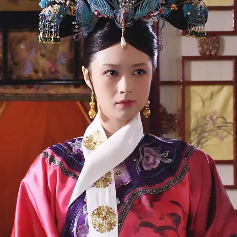 清朝妃子脖子上为什么佩戴白布条？除了美观，主要是为了方便皇上